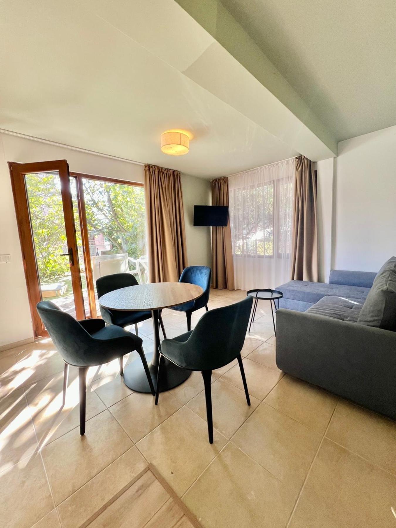 Kiara Apartments Aziz Konstantin ve Elena Dış mekan fotoğraf